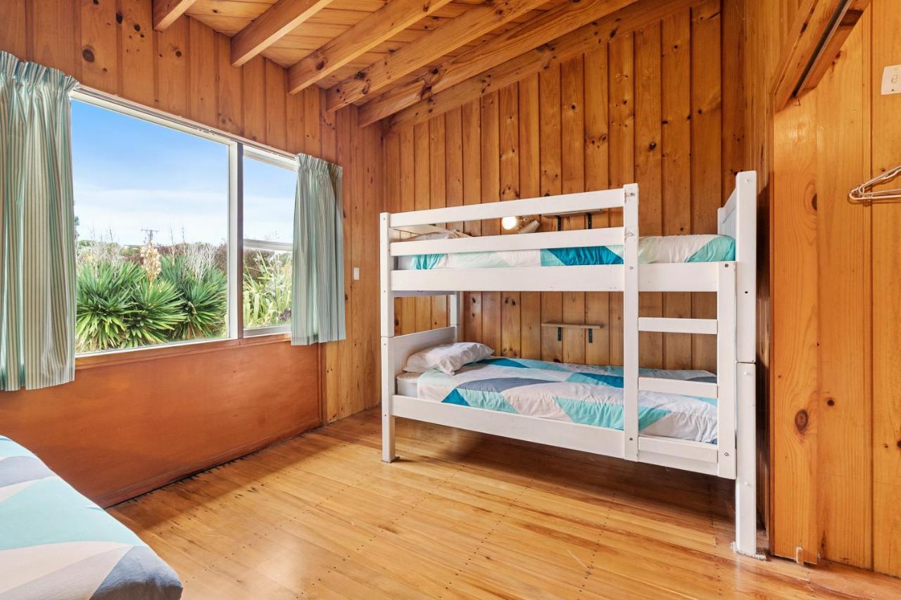 Queenie - Waikanae Beach Holiday Home Exterior foto